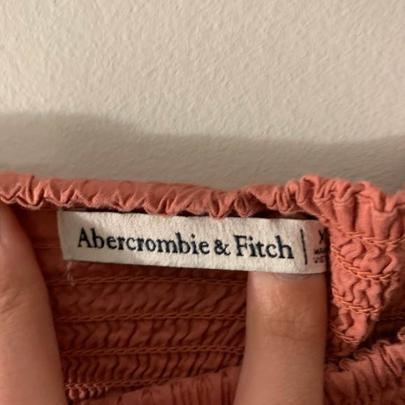 Abercrombie & Fitch smocked cap sleeve top - Picture 3 of 4